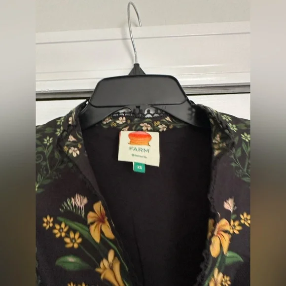 FARM Rio Black Flowers Arch Lenzing™ Ecovero™ Euroflax™ Mini Dress - Picture 4 of 7